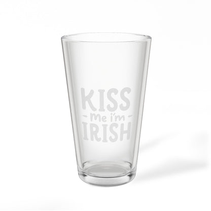 Pint Glass – Kiss Me I'm Irish 1